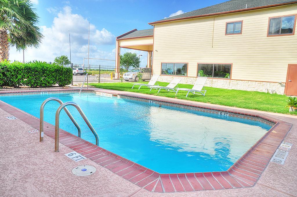 Lone Star Inn And Suites Victoria Dış mekan fotoğraf
