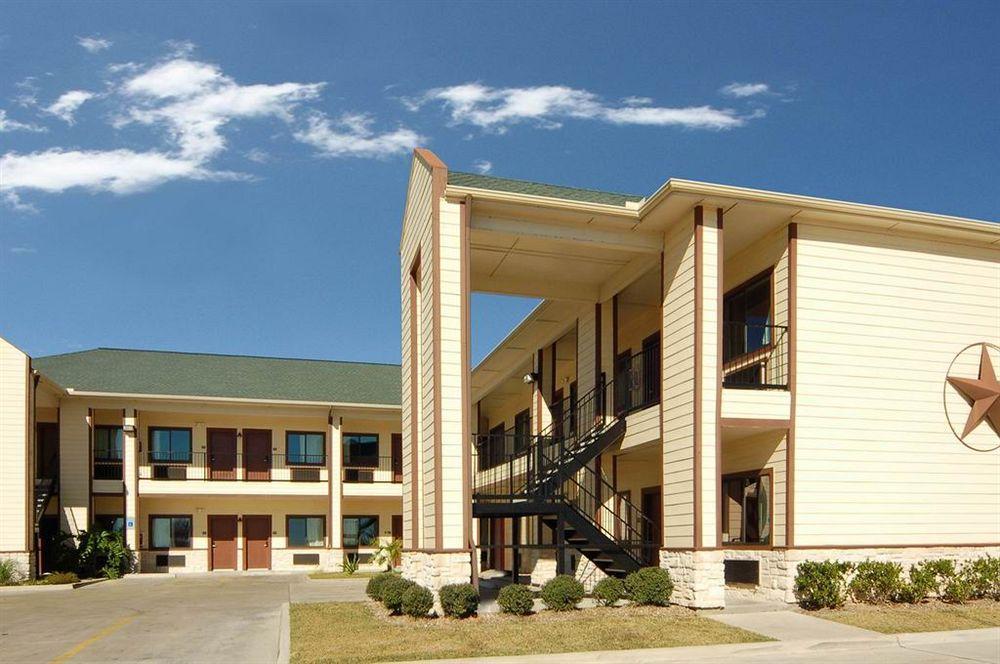 Lone Star Inn And Suites Victoria Dış mekan fotoğraf