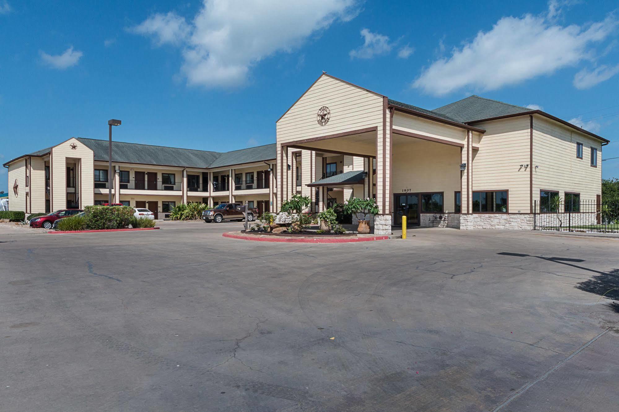 Lone Star Inn And Suites Victoria Dış mekan fotoğraf