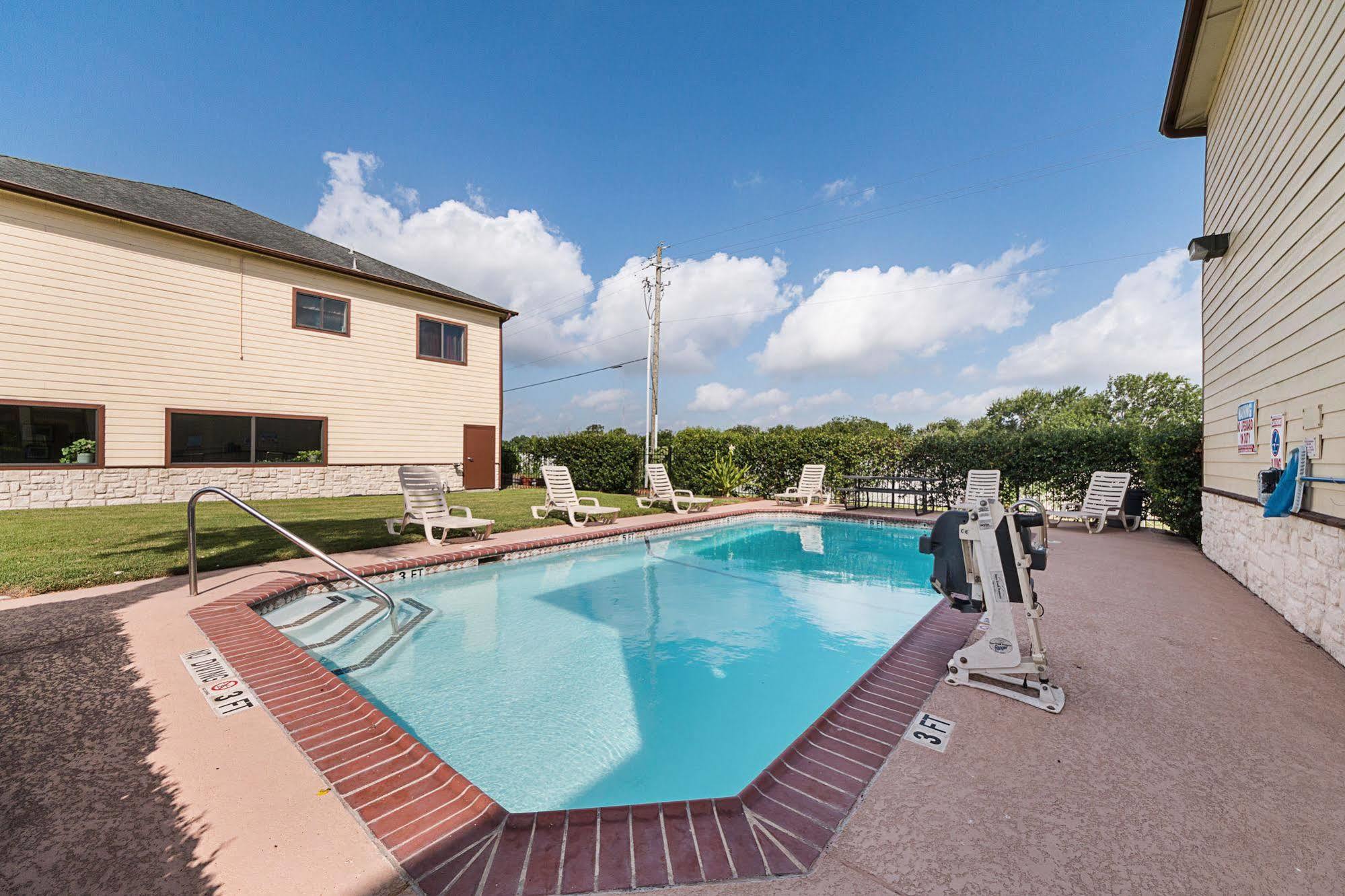 Lone Star Inn And Suites Victoria Dış mekan fotoğraf